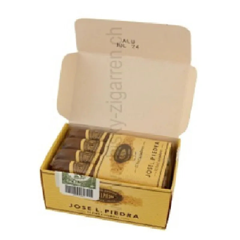 Biyada - Little Hunter